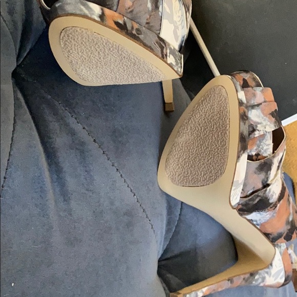 Leslie - Floral from Shoemint - Picture 4 of 4